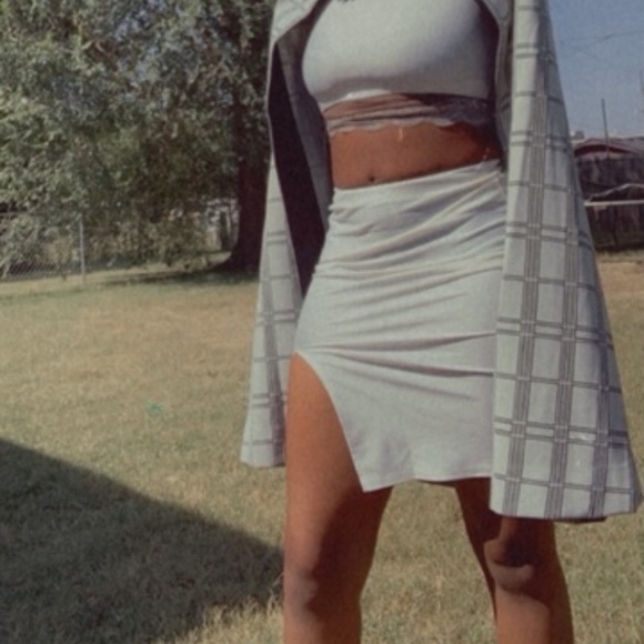 Triney Split Mini Skirt - Picture 4 of 7